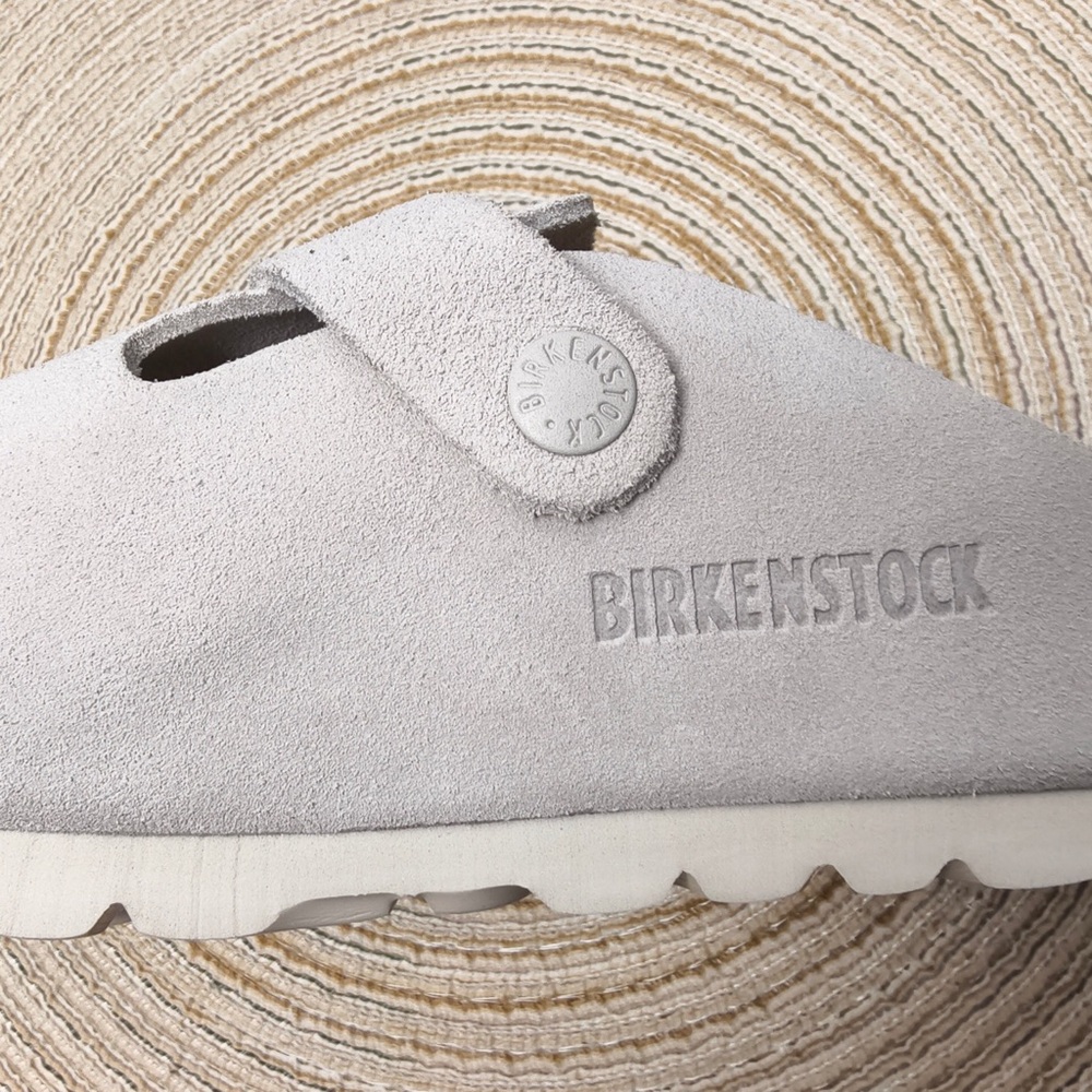 🐶🐶🐶Women's White Suede Birkenstock Boston Shoes - Narrow Fit - Picture 3 of 5